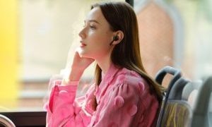 Berkomunikasi Tanpa Gangguan dengan Teknologi Canggih Active Noise Cancellation dari FreeBuds 3i