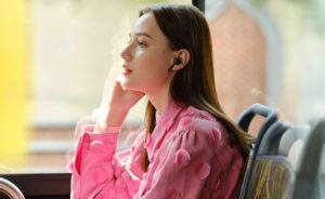 Berkomunikasi Tanpa Gangguan dengan Teknologi Canggih Active Noise Cancellation dari FreeBuds 3i