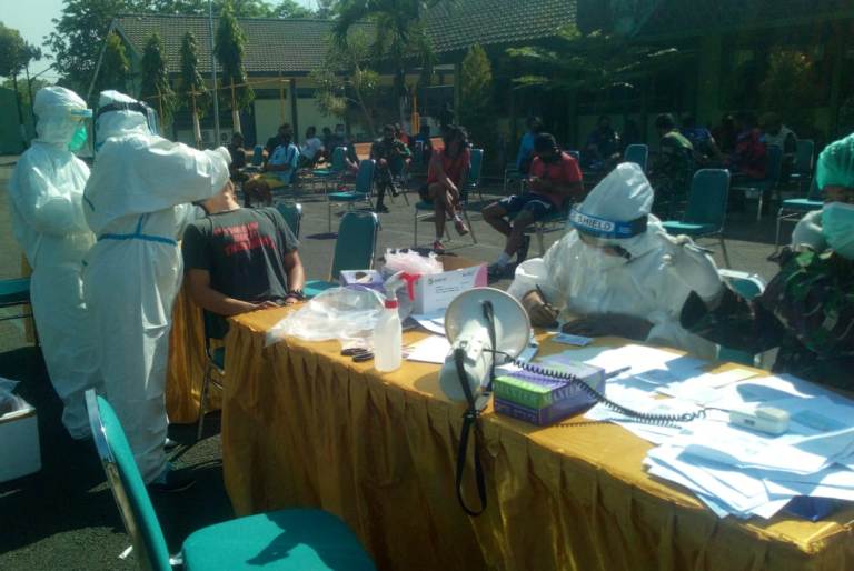 tes swab anggota Korem Bhaskara Jaya