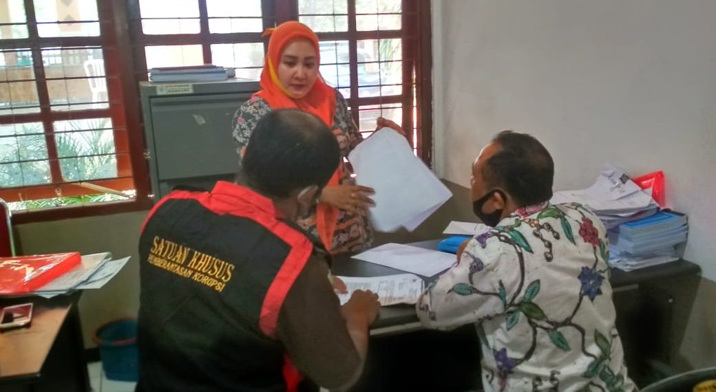 Kejari Geledah dan Sita Berkas Kasus Dana Desa di Pucuk, Lamongan