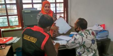 Kejari Geledah dan Sita Berkas Kasus Dana Desa di Pucuk, Lamongan