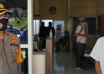 Polisi Ancam Bubarkan Massa Pendukung pada Pengundian Nomor Urut Paslon