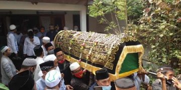 Mantan Bupati Dua Periode KH Robbach Ma’shum Meninggal, Bupati Sambari: Gresik Kehilangan Putra Terbaiknya