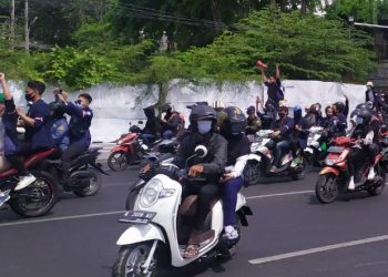 Aksi demo menolak UU Cipta Kerja