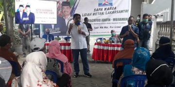 Machfud Arifin saat giat Sapa Warga Lidah Wetan yang bertempat di Jalan Kampung Lidah Wetan Gang I, Lakarsantri, Rabu (7/11/2020).