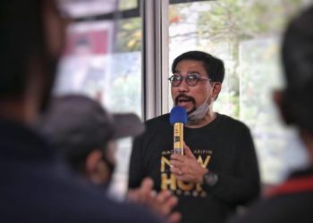 PEDULI: Cawali Surabaya nomer urut 2, Machfud Arifin saat menyambangi warga Rusunawa Penjaringan, Surabaya.