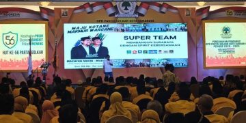 Machfud Arifin saat hadir di pengukuhan DPD Partai Golkar Surabaya