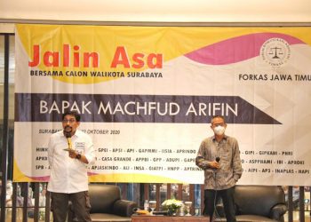Machfud Arifin saat jadi pembicara di Forkas Jatim