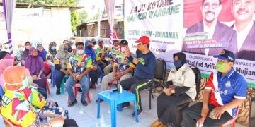 Cawawali Mujiaman melakukan safari politik dengan warga Gubeng Klingsinan, RT 01/03, Gubeng, Gubeng, Kota Surabaya, Jawa Timur