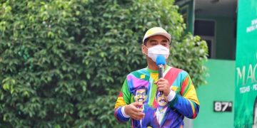 Cawawali nomer urut 2, Mujiaman Sukirno saat acara senam di Adityawarman, Sawunggaling, Wonokromo, Kota Surabaya