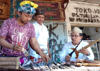 Pedagang Keris Surabaya