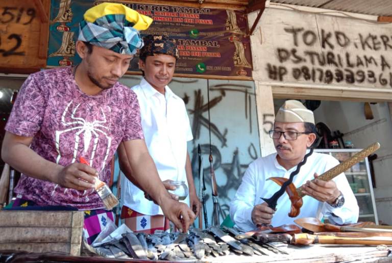 Pedagang Keris Surabaya