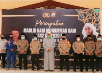 Syekh Ali Jaber Sejukkan Hati Ratusan Personel Polres