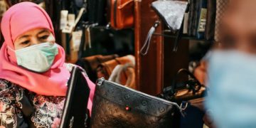 Terima Keluhan Pelaku UMKM Tanggulangin, Dwi Astutik Siap Kuatkan Ekonomi Perajin