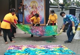 Pura Kerta Bumi Helat Pelatihan Membatik Lanjutan