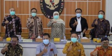 Gubernur Khofifah Dampingi Buruh Jatim Temui Menkopolhukam