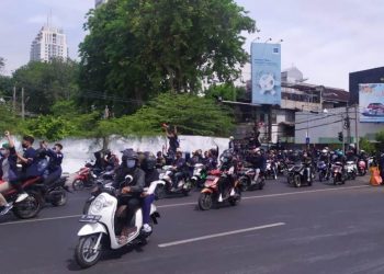 demo di depan grahadi