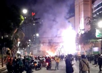 demo di surabaya