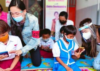 Putri Indonesia Asal Surabaya Bantu Sekolah Online Siswa Tak Mampu