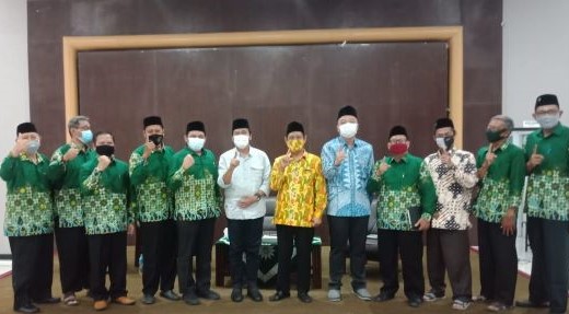 Silaturahmi ke PDM Gresik, Qosim-Alif Diminta Tak Ingkar Janji