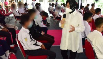 Wali Kota Risma Larang Pelajar Ikut Demonstrasi Omnibus Law