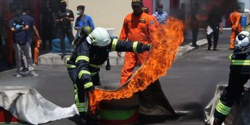 simulasi penanganan kebakaran di Juanda