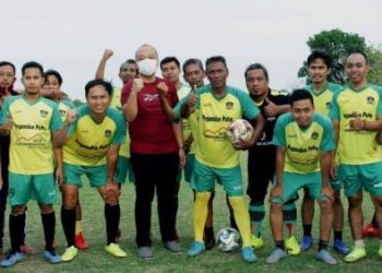 Widodo C. Putro Titipkan Keberlangsungan Sepak Bola Gresik ke Cawabup Alif