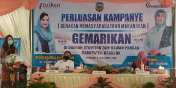 SAMBUTAN: Ketua Forikan Provinsi Jatim Arumi Bachsin Emil Dardak saat menyampaikan sambutan.