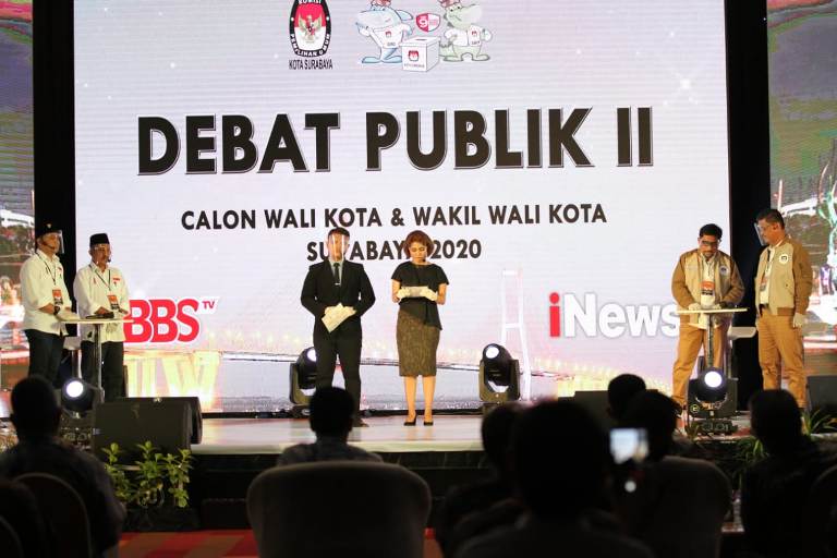 Santap Habis Pertanyaan Panelis, Machfud Arifin-Mujiaman Terus Unggul Debat Kedua