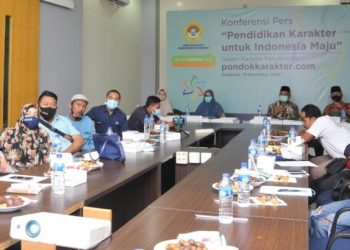 Solusi Membangun Karakter dengan Memanfaatkan TI Melalui Pondok Karakter