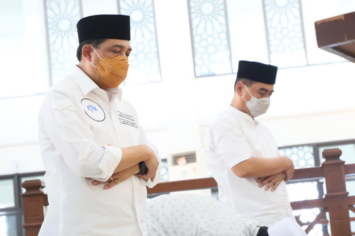 Paslon No 2: Machfud Arifin-Mujiaman