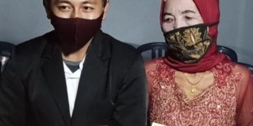 Beda Usia 47 Tahun, Nenek di Ponorogo Ini Nikahi “Cucunya” Usia 29 Tahun