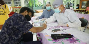 Jelang Sekolah Tatap Muka, Pelajar SMP Jalani Tes Swab