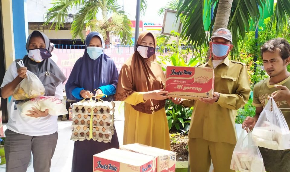 Respon Banjir, Buka Posko dan Dapur Umum