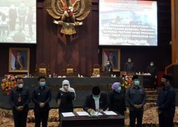 APBD Jatim 2021 Disahkan, Sektor Pendidikan dan Kesehatan Dapat Porsi Terbesar