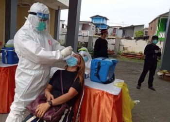 Bawaslu Test Swab Seluruh Petugas Pengawas TPS Surabaya