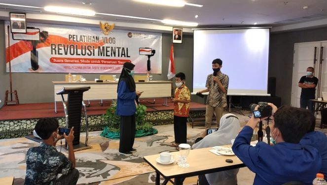 Latih Nge-Vlog, Faqih Usman Center Dukung Kemenko PMK Wujudkan Revolusi Mental