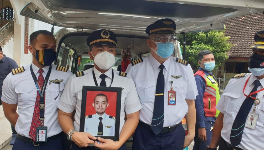 Jenazah Fadly Dimakamkan Dekat Kediamannya