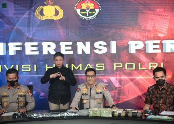Humas Polri Kini Libatkan Juru Bahasa Isyarat untuk Konpress