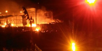 Diduga Akibat Arus Pendek, Gudang di Sidayu Ludes Terbakar