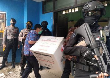 Vaksin Covid-19 dijaga ketat