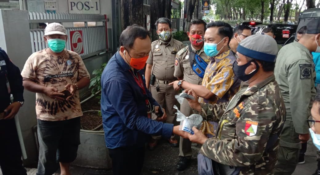 Warga Rungkut Kidul Keluhkan Pencemaran debu dari SIER