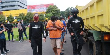 Jatanras Polda Jatim Sikat Penyelundup Kendaraan Bodong Ke Timor Leste.