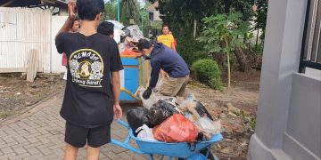 Peduli Lingkungan, Pemuda Millenial Banyuwangi Kampanye Kampung Bebas Sampah