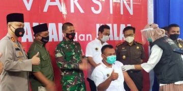 Jurnalis Gresik Awali Vaksin Pas di HPN-HUT Ke-75 PWI