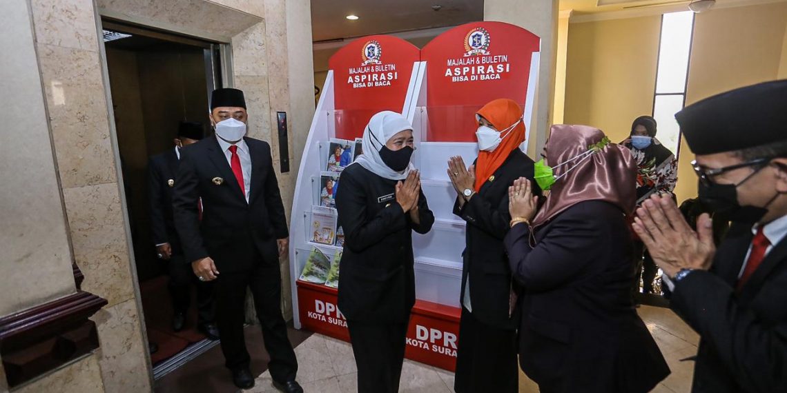 Khofifah Gelar Sertijab Marathon, Walikota Surabaya Jadi yang Pertama