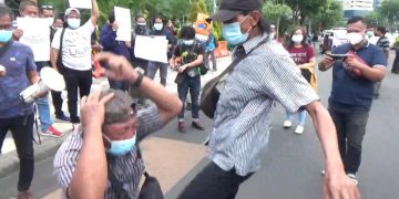 Puluhan Wartawan Tantang Polisi Tuntaskan Kasus Penganiayaan Jurnalis Tempo