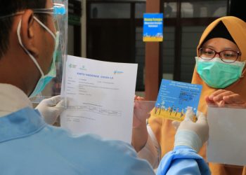 Ribuan Guru di Surabaya Mulai Vaksinasi Covid-19 Dosis Pertama