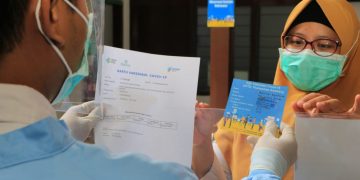 Ribuan Guru di Surabaya Mulai Vaksinasi Covid-19 Dosis Pertama