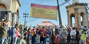 Tolak Pembangunan Tanpa Izin, Warga ABR Portal Jalan Keluar Perumahan